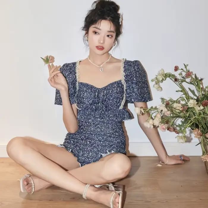 Maillot de bain une pièce pour femme, style japonais, dos nu, motif floral, jupe froncée, sensation 