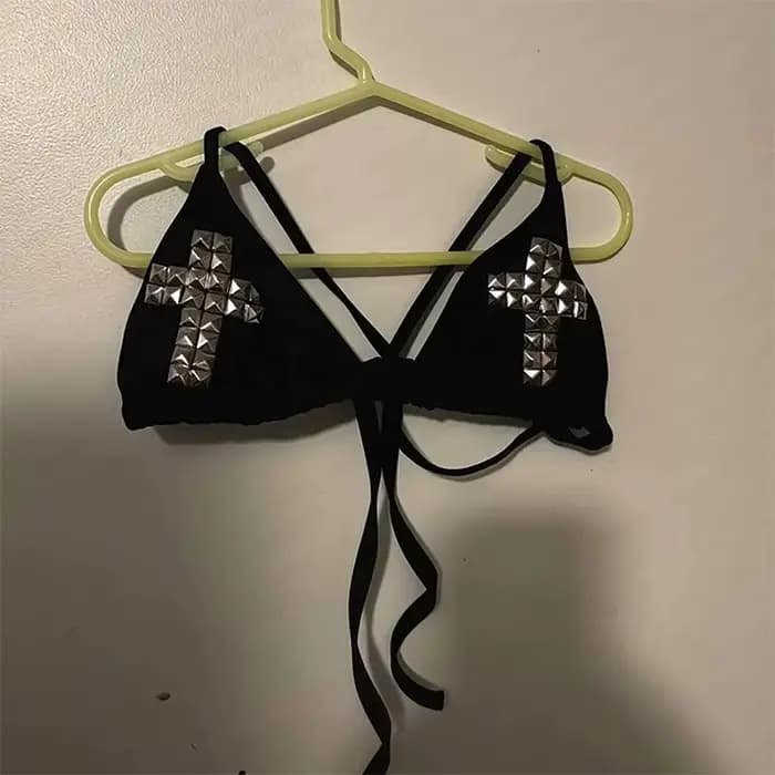 Haut de bikini gothique punk pour femme, style Y2K, noir, triangle, dos nu, maillot de bain clouté a