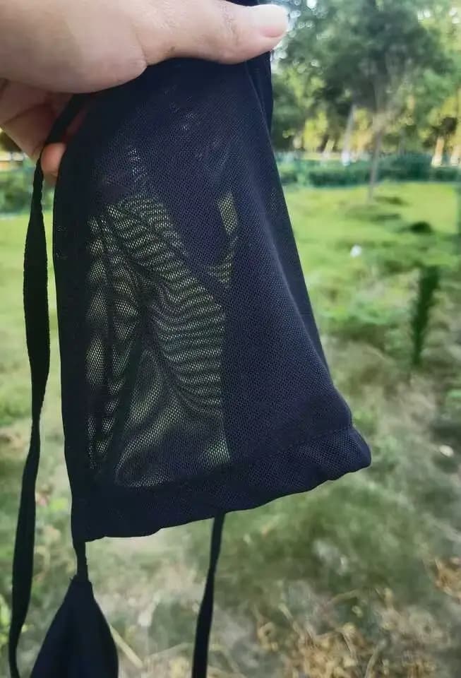 Maillot de bain transparent sans traces ni transparence pour bronzage sous le soleil
