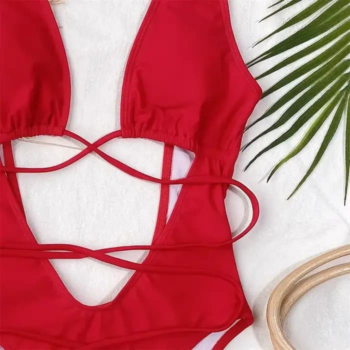 Sexy rouge maillot de bain Micro String Bikini évider dos nu Monokini femmes une pièce vacances maillots