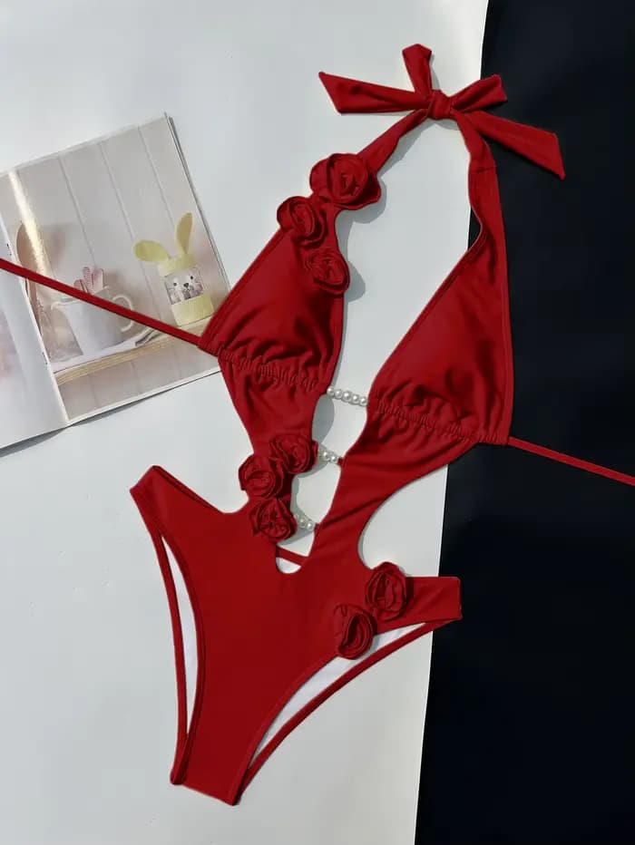 Maillot de bain une pièce halter à décolleté plongeant avec détails découpés fleur et perle