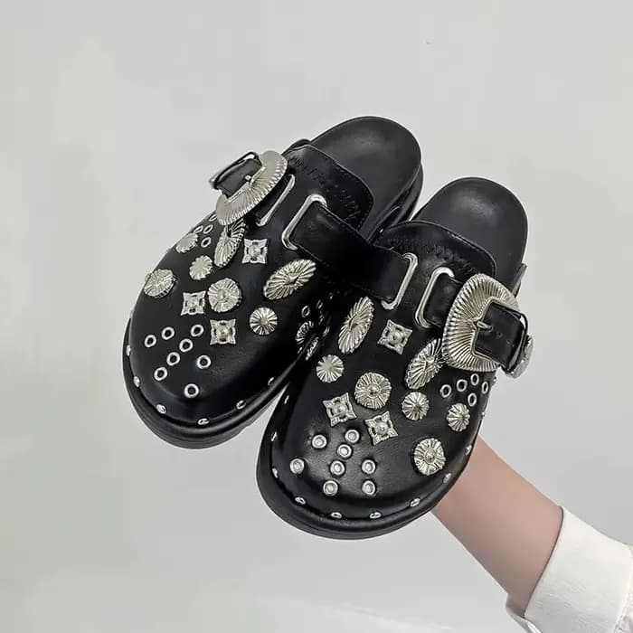 Mules d'été pour femmes, pantoufles à Rivets, Punk Rock, plate-forme en cuir, pantoufles créatives avec raccords en métal, chaussures de fête décontractées, diapositives d'extérieur