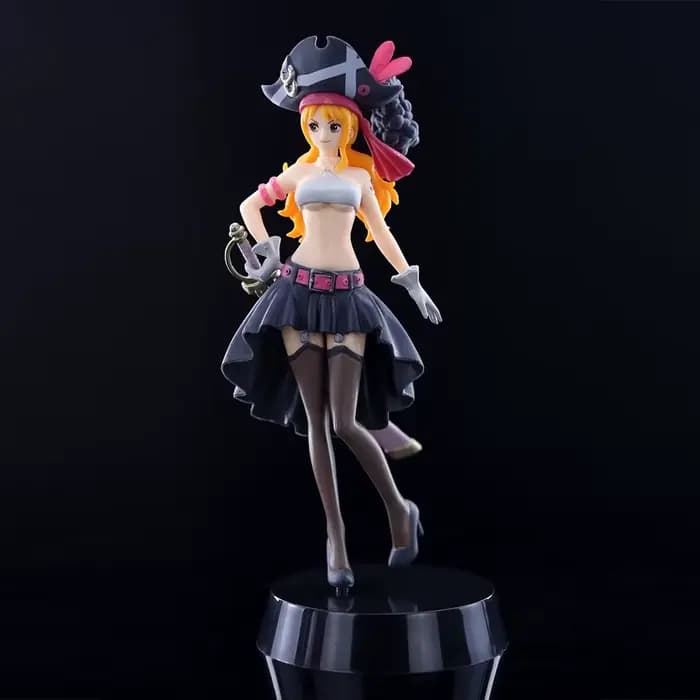 Figurine d'action Nami en vêtements noirs de 19,5 cm, One Piece, ONE PIECE FILM RED, figurine à habiller, modèle de collection en PVC, jouet pour enfant