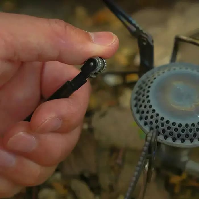 Briquet ultra-léger à juste une briquet en silex de 3,7 g avec poignée en fibre de carbone, mini briquet mignon avec une fréquence d'allumage élevée