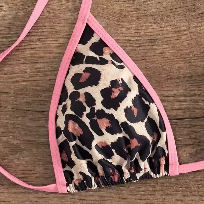 Ensemble de bikini triangle à imprimé léopard avec bordure contrastée