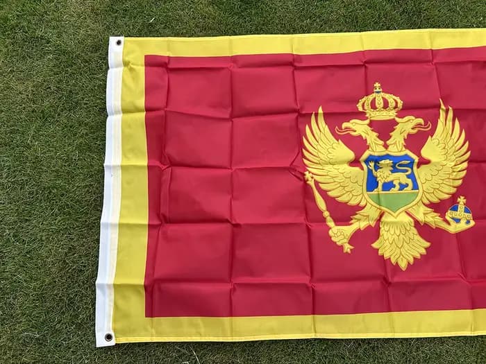 SKY FLAG Drapeau du Monténégro 3x5 pieds 90 X 150 cm Drapeau du Monténégro en polyester imprimé Bannière suspendue pour la décoration de la maison