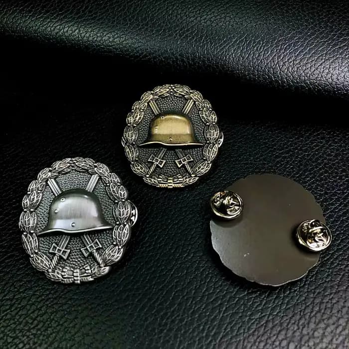 Réplique de casque en métal de la Médaille des Blessés de la Première Guerre mondiale - Article de collection militaire historique