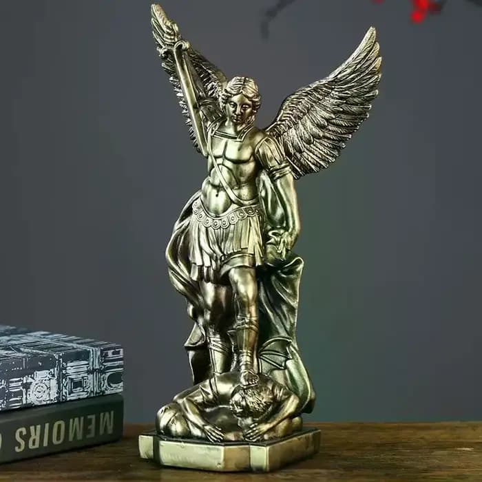 Statue de Saint-Michael pour la Protection de la maison, Sculpture de Saint catholique, idée cadeau chrétienne, décor en résine, figurine d'autel d'église, décoration de maison
