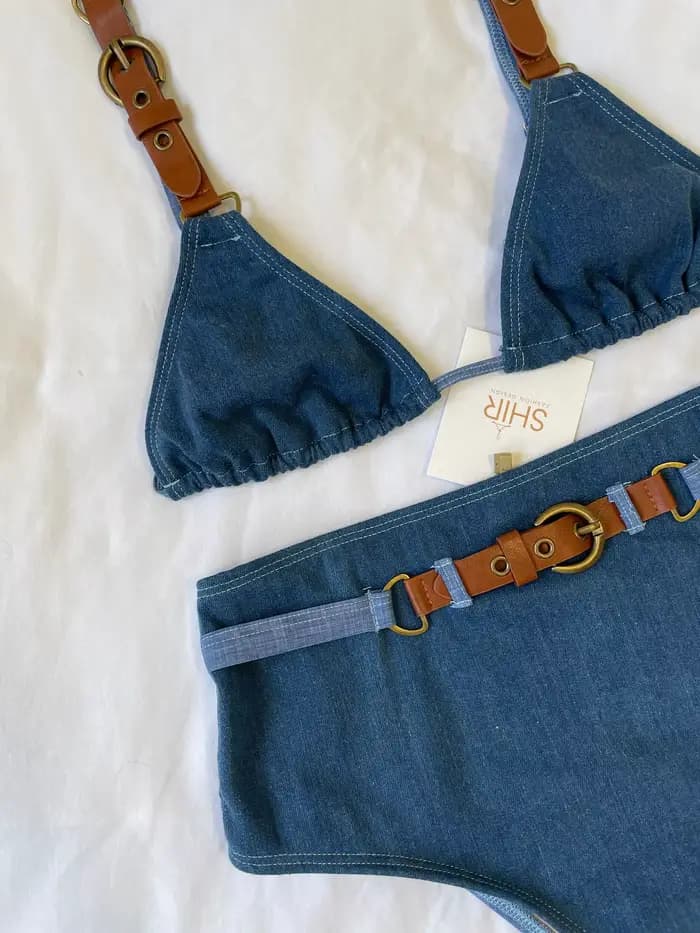 2025 Ensemble bikini en jean style cow-girl avec bretelles en cuir boucles en métal parfait pour les fêtes à la piscine escapades d'été Glamour au bord de la piscine