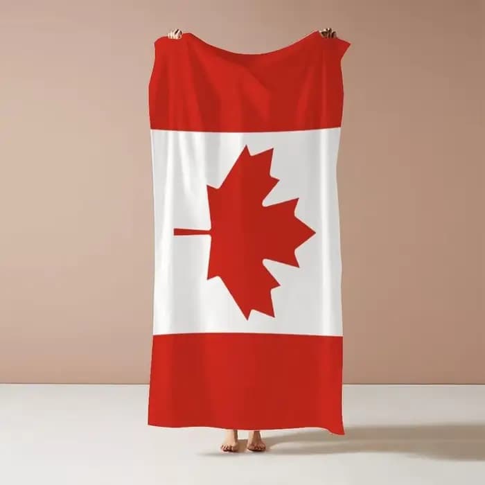 Serviette de plage drapeau du Canada : parfaite pour les aventures en bord de mer ensoleillées! Convient aux serviettes