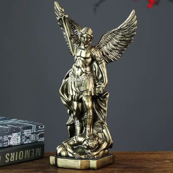 Statue de Saint-Michael pour la Protection de la maison, Sculpture de Saint catholique, idée cadeau chrétienne, décor en résine, figurine d'autel d'église, décoration de maison