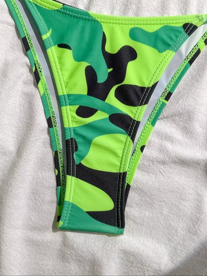 Sexy vert Camouflage imprimé Micro Bikini 2025 femmes licou Push Up cravate côté string maillot de bain brésilien plage maillot de bain maillots de bain
