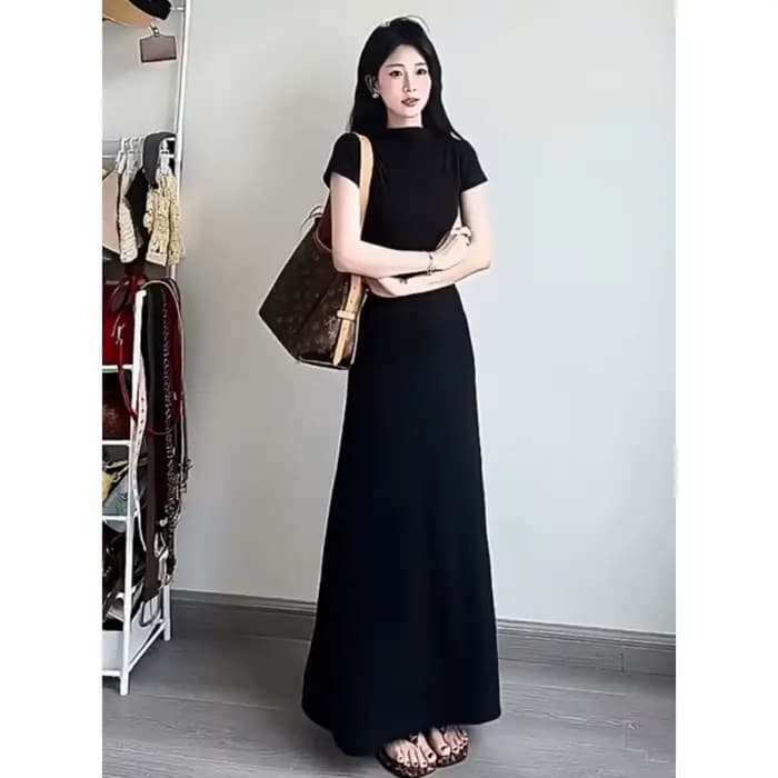 Robe noire à manches courtes de style français pour femmes, en été, ajustée, pincée à la taille, belles robes couvrant les hanches