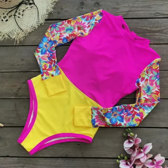 Maillot de bain une pièce noir et imprimé