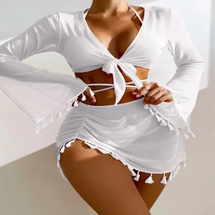 Ensemble de bikini conservateur, Nouveauté de la saison, Vente flash : Maillot de bain quatre pièces pour femme avec jupe courte en dentelle à pompons de couleur unie