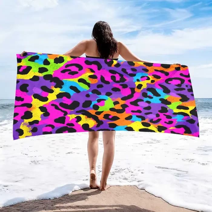1 serviette de plage à imprimé léopard néon, adaptée au yoga, à la natation, au camping, aux grandes serviettes de bain, aux accessoires de voyage essentiels