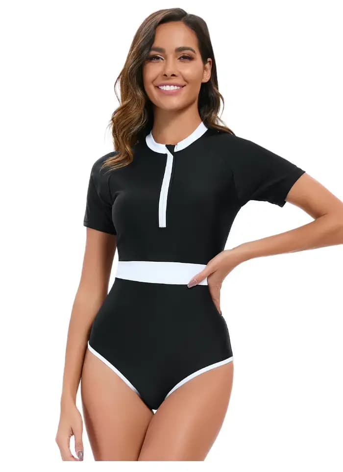 Maillot de bain une pièce à manches courtes pour femme
