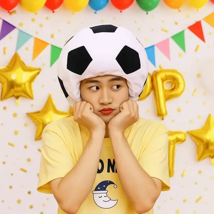 Casquette de football amusante et mignonne, casquette fantaisie en forme de dessin animé, chapeau unique et confortable en forme de ballon de football, costume de cosplay