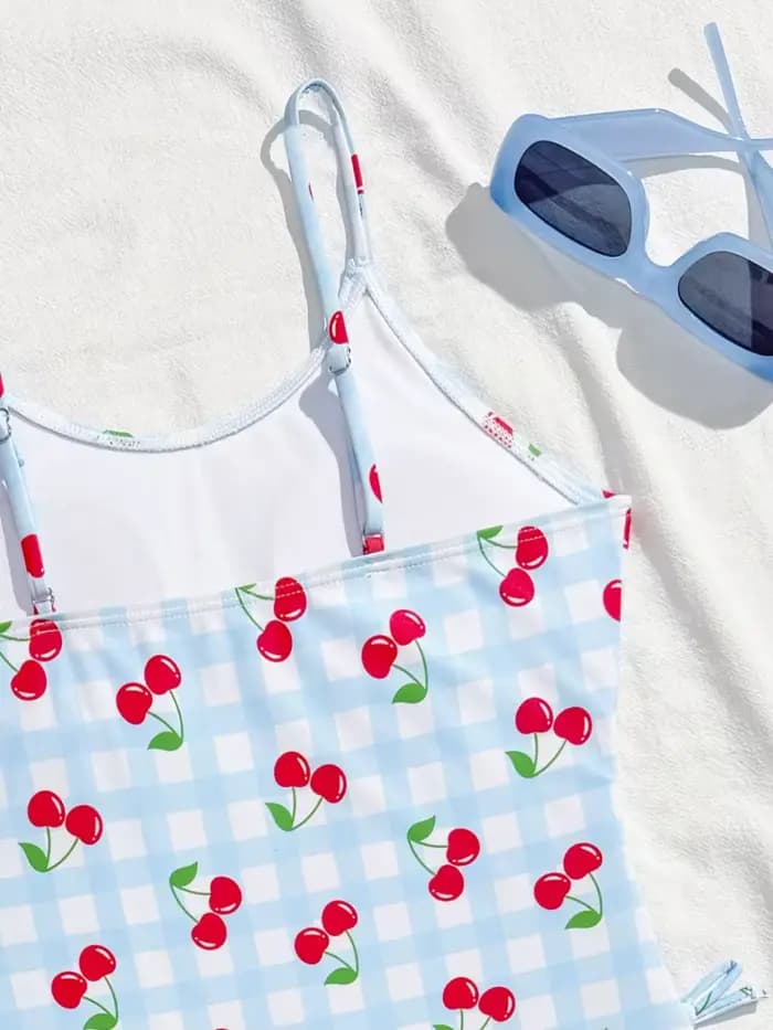 Maillot de bain une pièce pour filles, nouvelle collection 2026, motif bleu à carreaux et cerises, avec bretelles, maillot de bain pour enfants, tenue de plage estivale en maille, paréo de bain