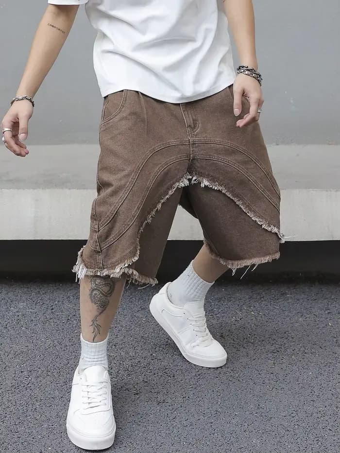 Shorts en jean marron pour homme, style rétro tendance et décontracté, coupe ample, idéal pour un usage quotidien.