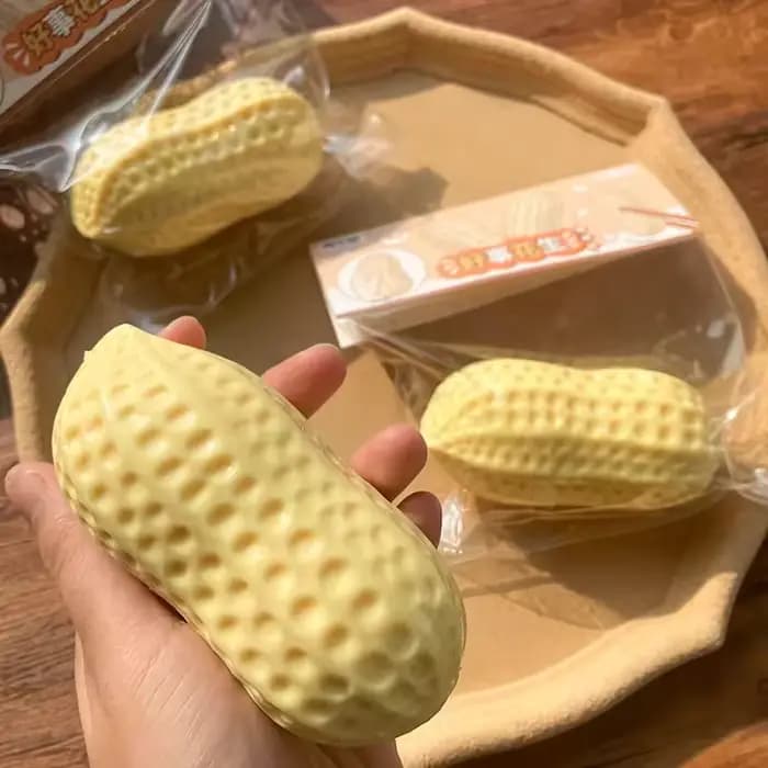 Jouet cacahuète croustillante virale : Jouet à presser réaliste en forme de nourriture, texture maltose à rebond lent, jouets sensoriels ASMR, jouet de bureau esthétique