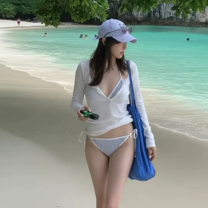 Maillot de bain quatre pièces coréen pour femme