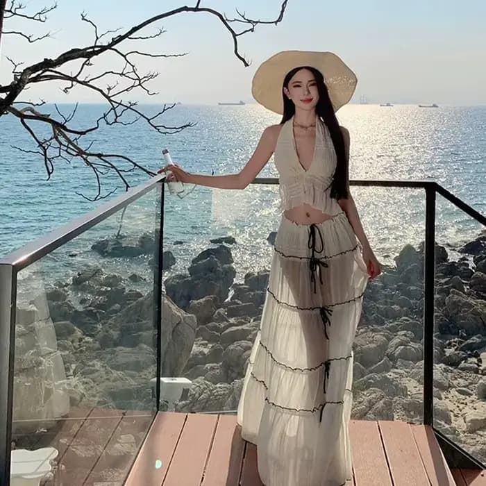 Ensemble de Bikini noir à lacets de Style français, col licou, jupe de couverture au Crochet, maillot de bain Sexy pour Sanya thaïlande, vacances à la plage