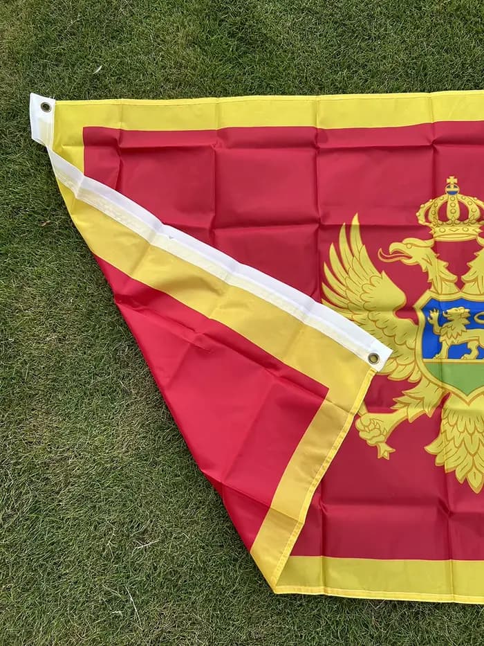 SKY FLAG Drapeau du Monténégro 3x5 pieds 90 X 150 cm Drapeau du Monténégro en polyester imprimé Bannière suspendue pour la décoration de la maison