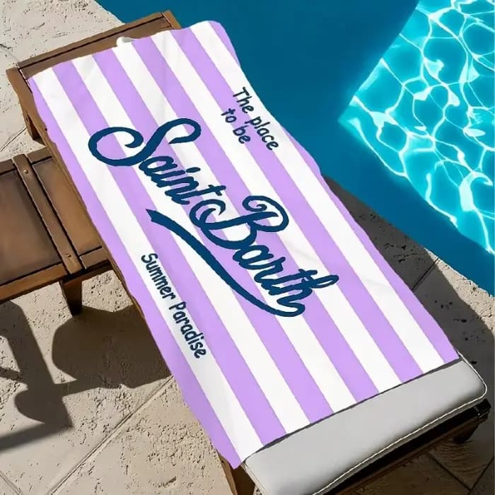 Serviette de plage Saint Barth rayée violette et blanche, motif lettres Summer Paradise, séchage rap
