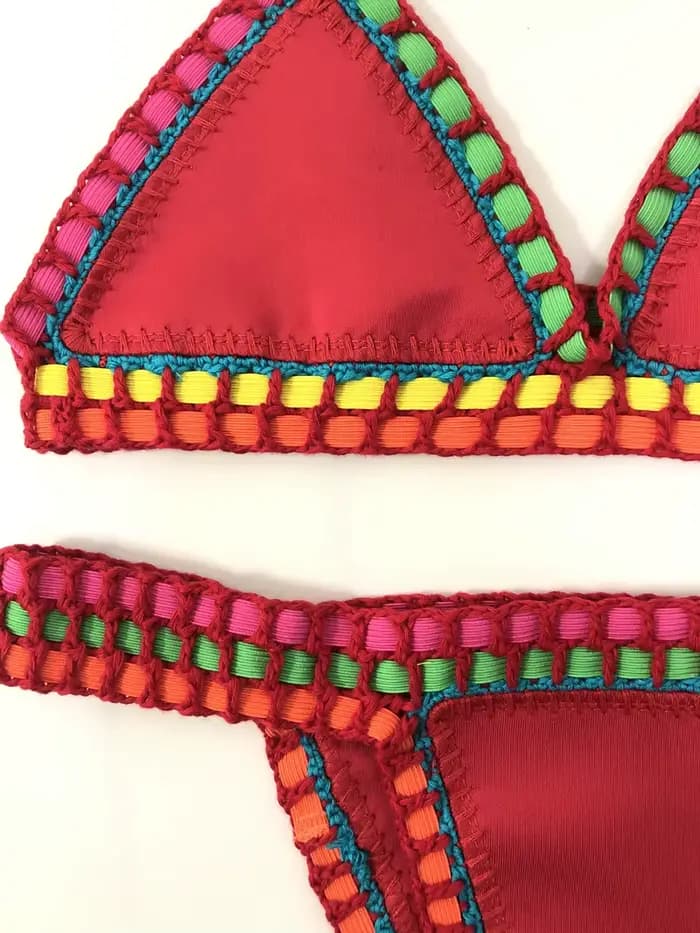 Femmes Boho Sexy maillots de bain avec élastique fait à la main rouge Crochet Beachweaar 2 pièces Bikini ensemble bord de piscine porter des tenues de vacances