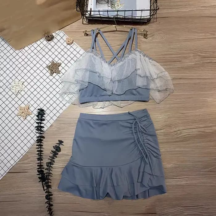 Maillot de bain deux pièces avec jupe trapèze ajustée