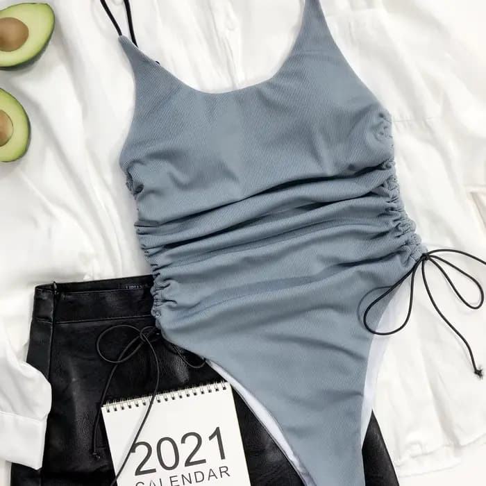 Maillot de bain une pièce uni pour femmes