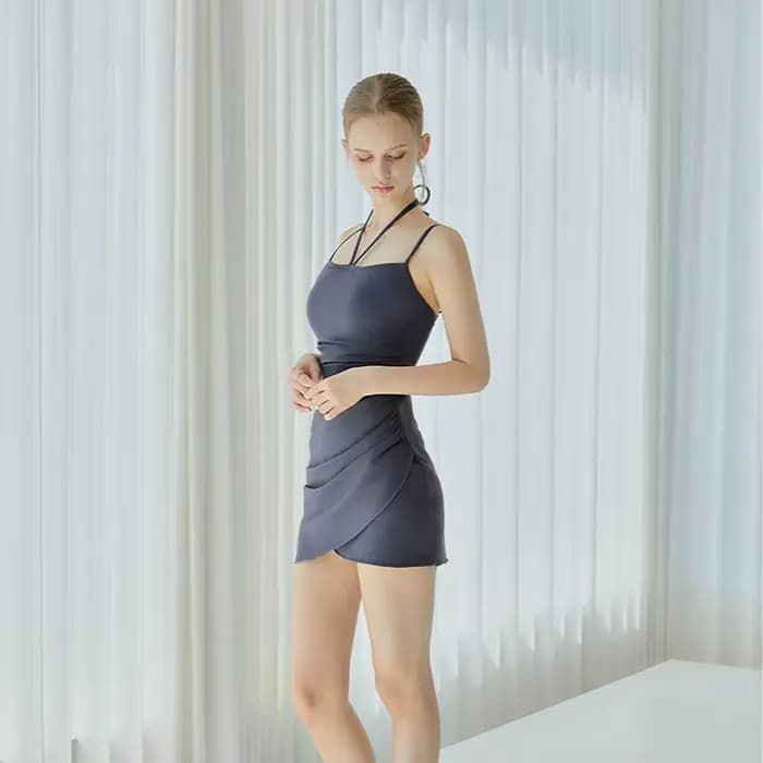 Nouveau Maillot de Bain Femme 2026 Amincissant et Discret Couleur Unie Style Conservateur pour Vacances à la Plage