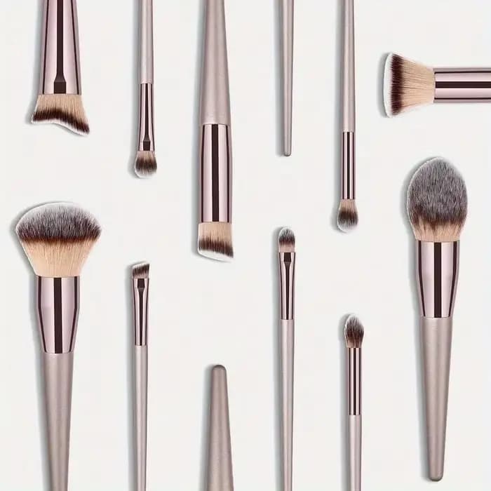 10 pièces Champagne or pinceaux de maquillage ensemble complet de fond de teint poudre libre Blush correcteur ombre à paupières ensemble professionnel