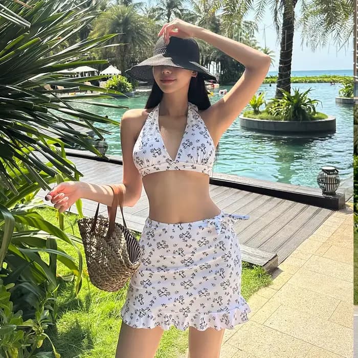 Sexy coupe basse ensemble de Bikini + volants jupe couvrir femmes 3 pièces maillot de bain licou pansement Monokini dos nu maillots de bain maillots de bain