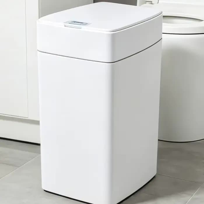 Poubelle de salle de bain domestique avec brosse WC intégrée, poubelle étroite et peu encombrante avec couvercle pour petite salle de bain, accessoire