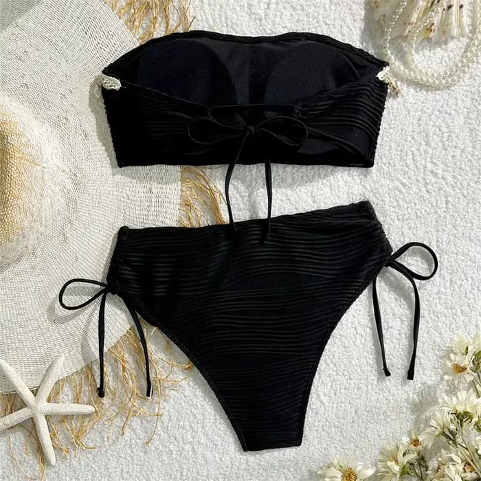 Maillot de bain vintage noir à bretelles croisées, dos nu, avec bordure étoilée, style bohème pour femme, idéal pour les vacances et la plage