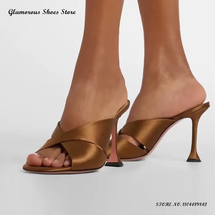 Mules élégantes à imprimé léopard et brides croisées pour femme, à bout rond ouvert, à enfiler, chaussures de soirée d'été, pantoufles à talon original