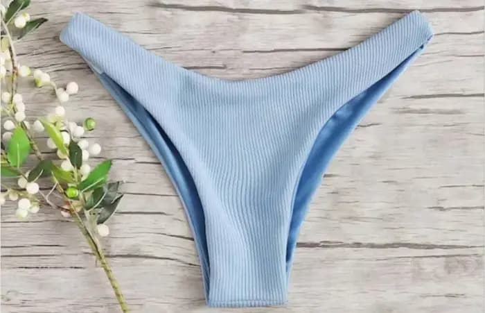 Nouveau bas de Bikini maillot de bain pour femme taille basse bas solide rouge maillots