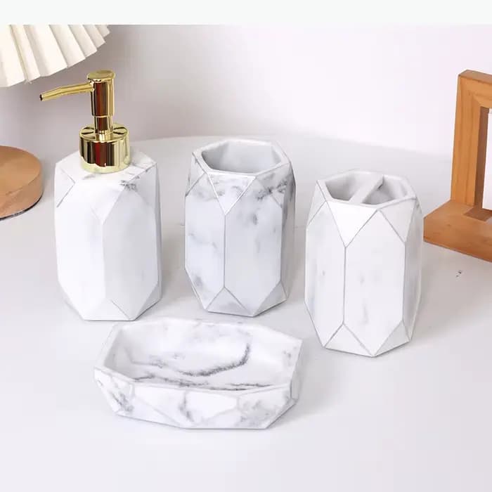 Ensemble de salle de bain 4 pièces à texture marbre : Distributeur de savon, Porte-brosse à dents, Porte-gobelet et Distributeur de désinfectant pour les mains