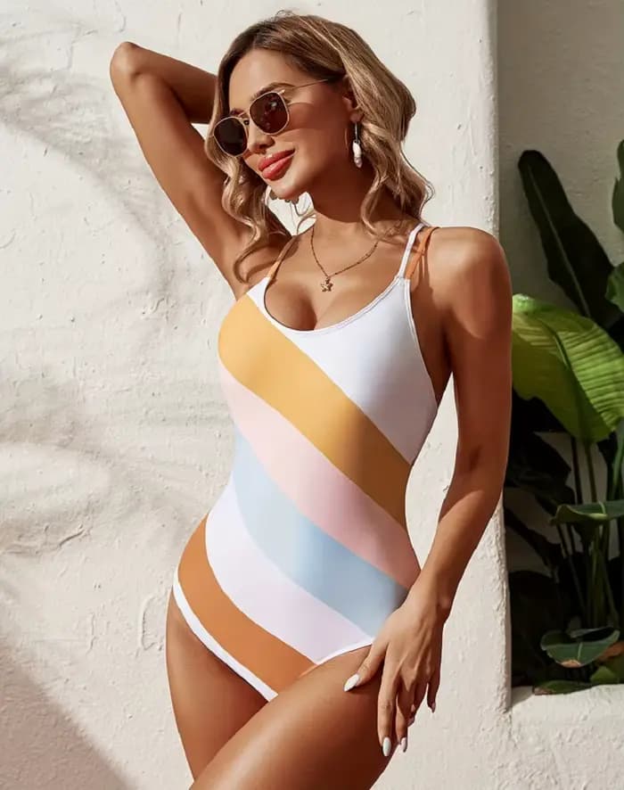 Nouveau maillot de bain une pièce de Sport rayé pour femmes maillots