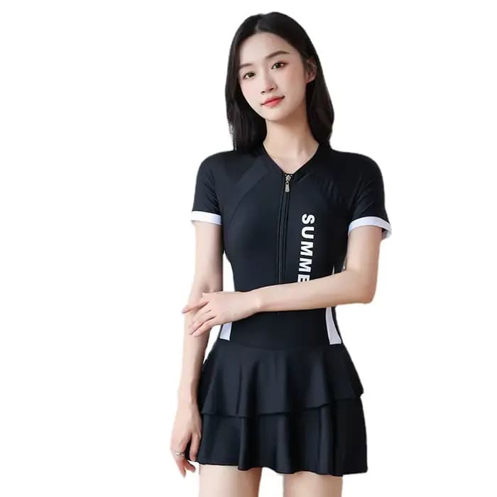 Le nouveau maillot de bain grande taille convient aux femmes pour regarder mince