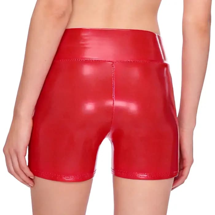 Shorts en PU effet mouillé pour femmes