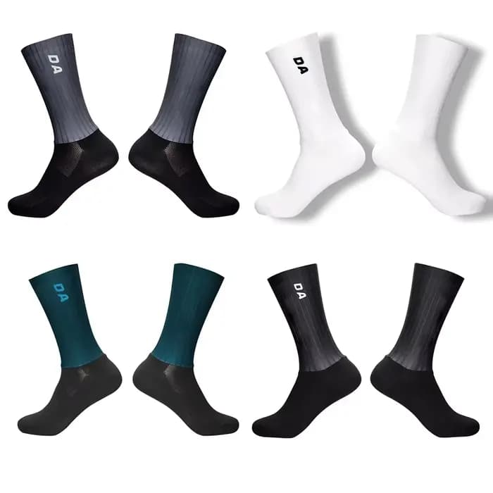 Nouvelles Chaussettes de Cyclisme Pro DA 2026 – Chaussettes Aérodynamiques Haute Performance pour Hommes – Antidérapantes, Respirantes, Contrôle de l'Humidité
