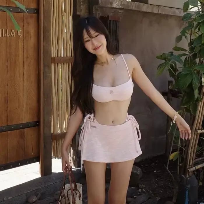 Bikini côtelé rose pour femme avec jupe