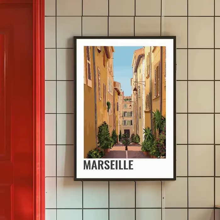 Affiche Murale Rétro Colorée Marseille : Bouteille de Pastis, Rue Marine – Décoration Artistique pour Maison, Café, Appartement