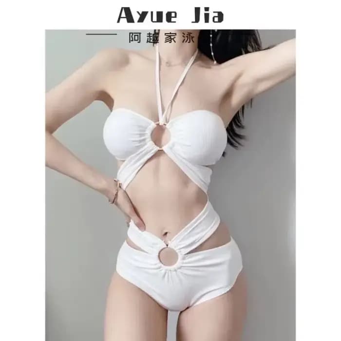 Maillot de bain une pièce femme licou minceur 2025 nouveaux petits seins chauds rassemblés pour tremper dans le printemps chaud pur désir maillot de bain