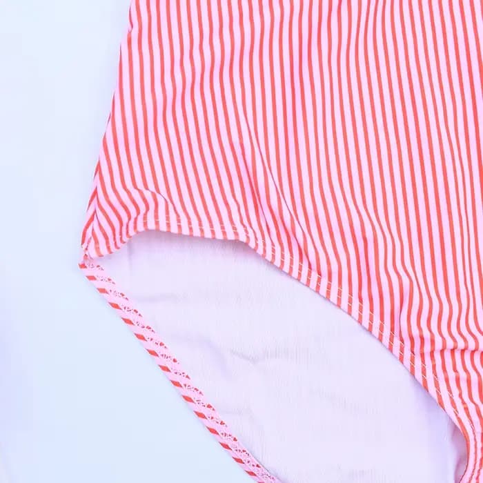 Rouge à volants une pièce maillot de bain col en V profond maillots