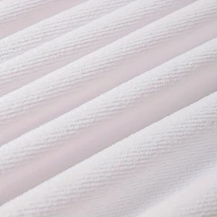 Serviette de plage drapeau du Canada : parfaite pour les aventures en bord de mer ensoleillées! Convient aux serviettes