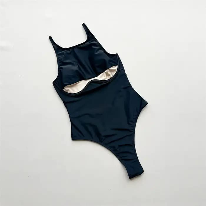 Maille pure extrême chaîne Mini Micro String femmes maillots de bain une pièce maillot de bain femme